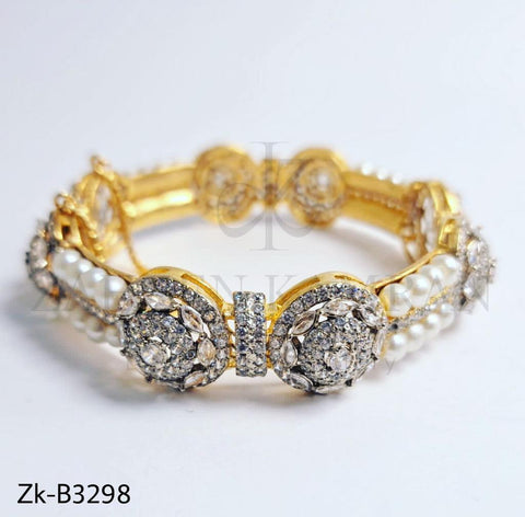Splendid zirconium bangle.