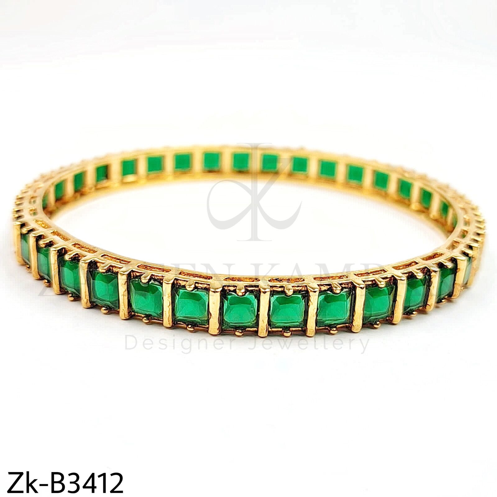 Emerald sleek bangle.
