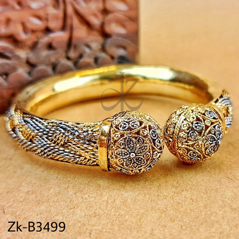 GALACTIC GOLDEN BANGLE