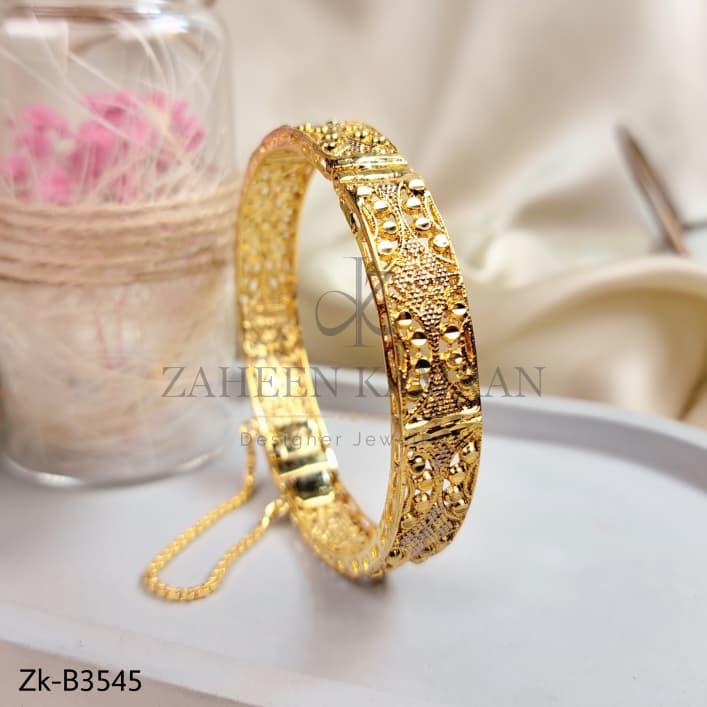 CLASSY BANGLE