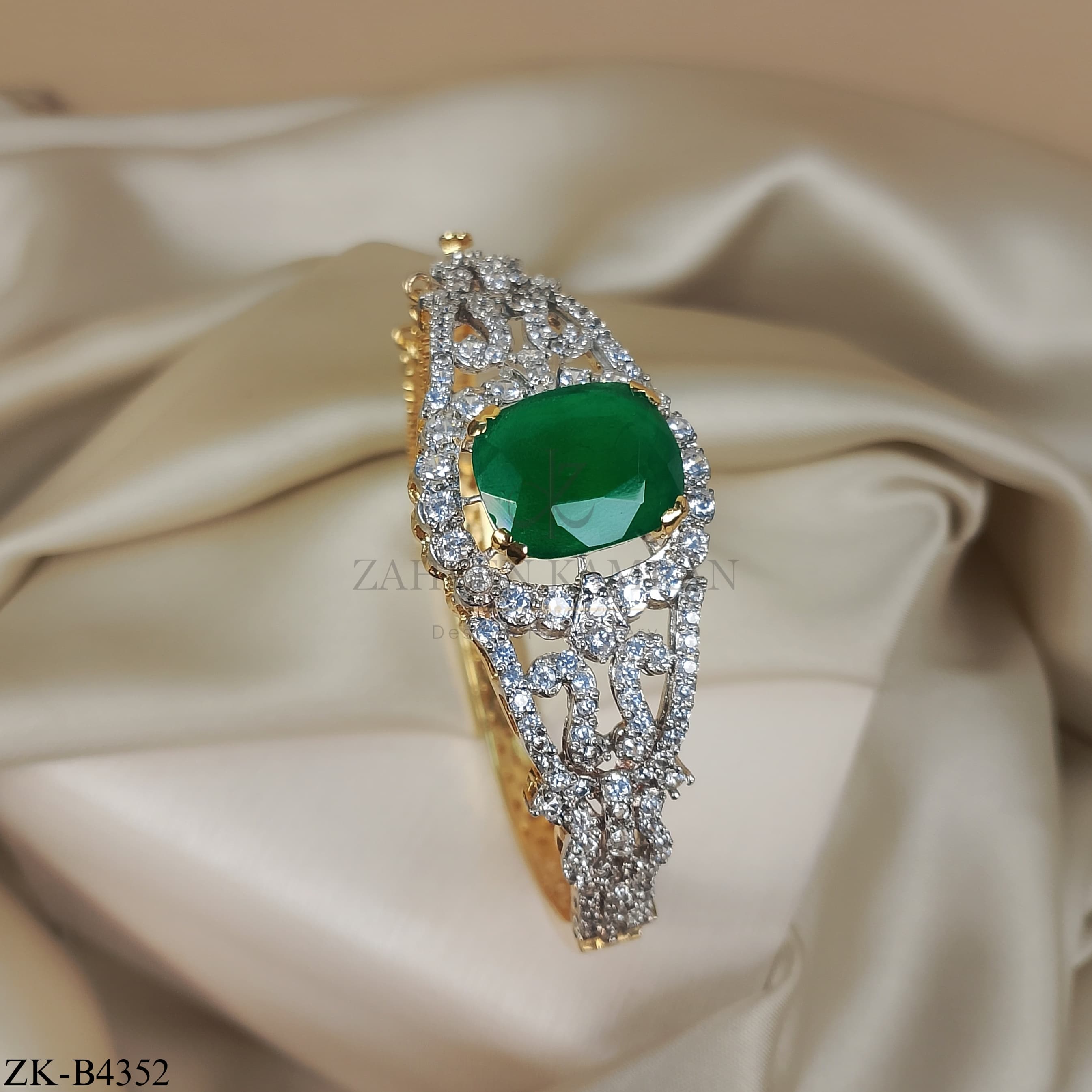 EMERALD BANGLE