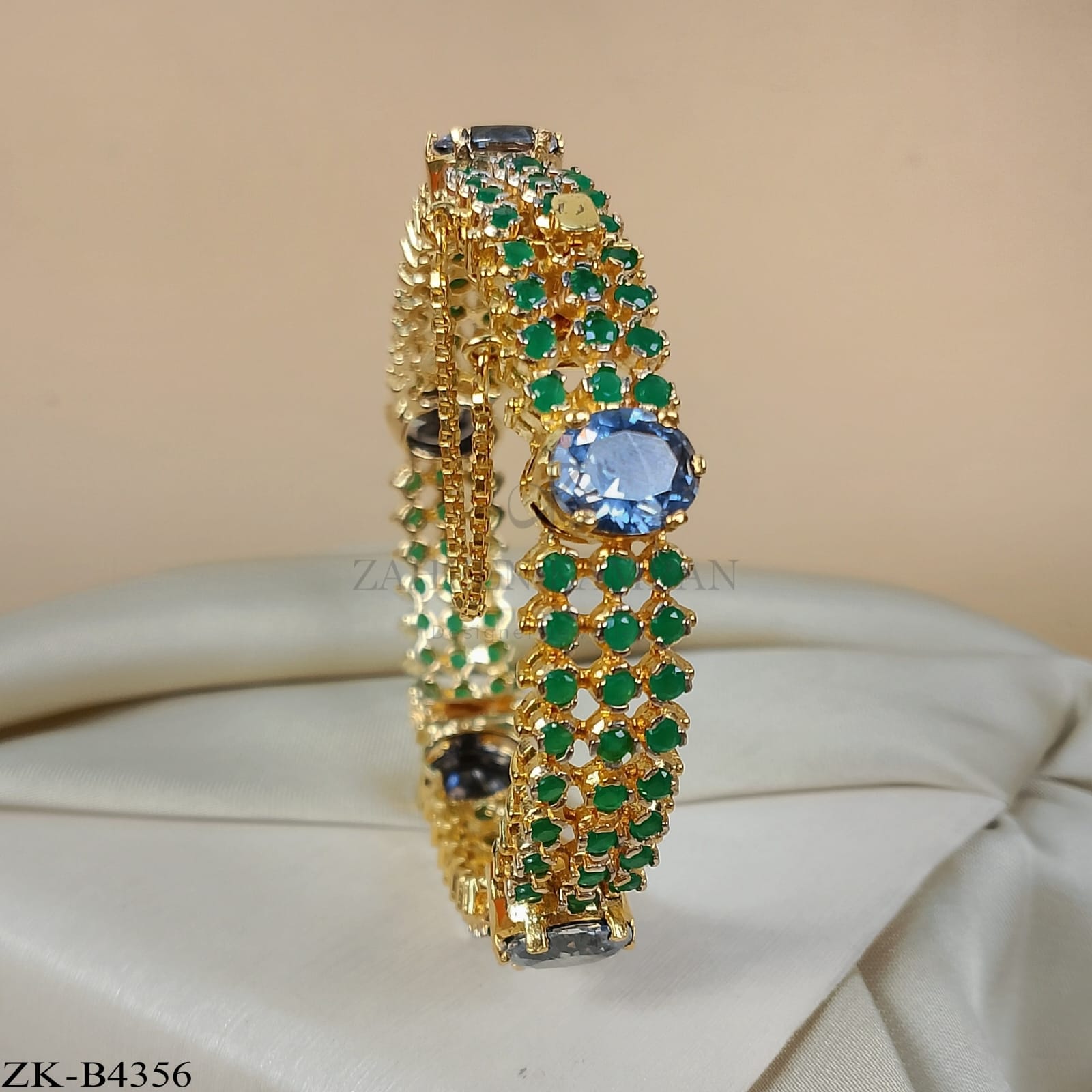 EMERALD BANGLE