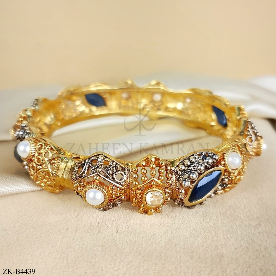 SAPPHIRE BANGLE
