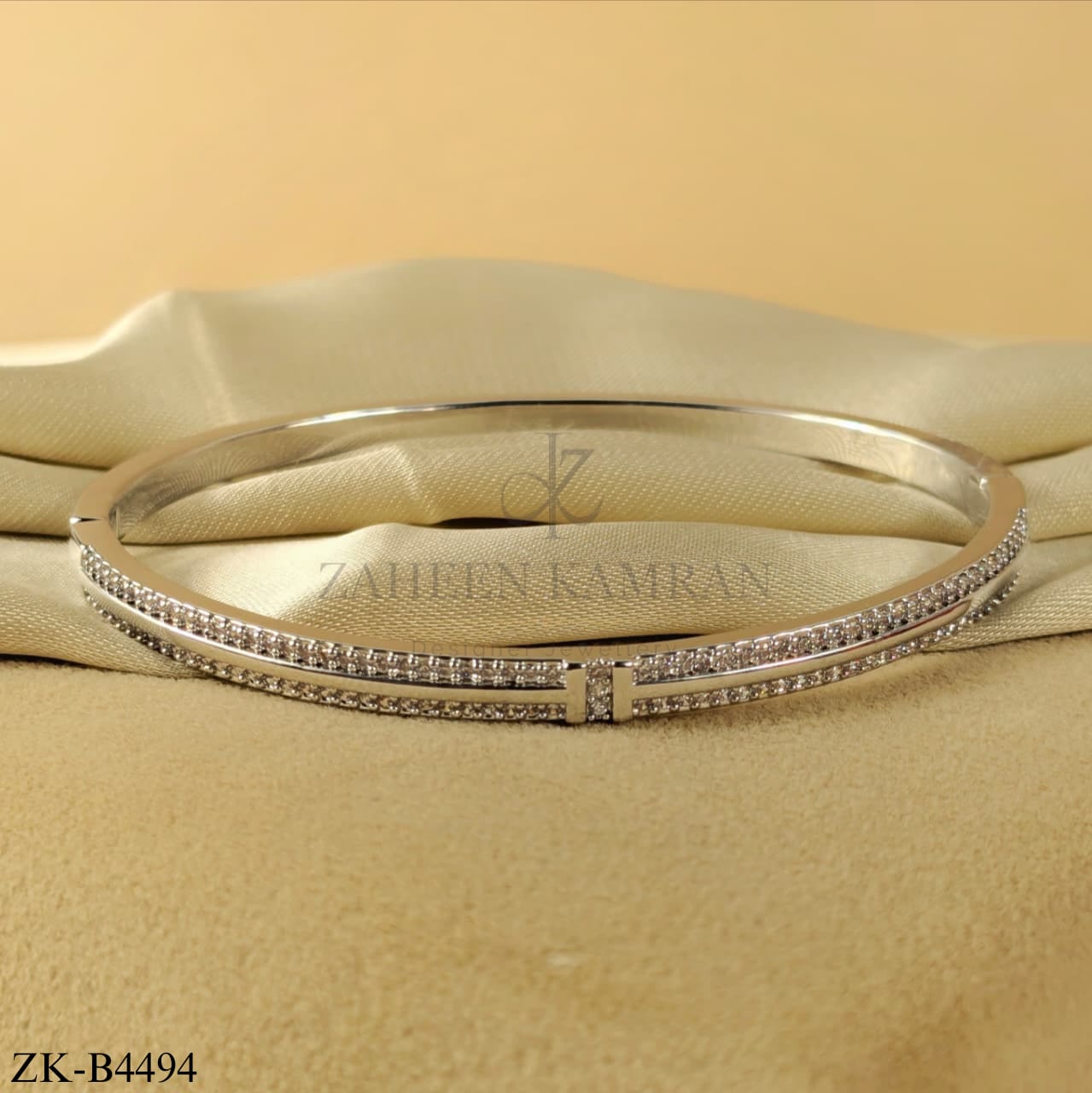 SILVER SLEEK BANGLE