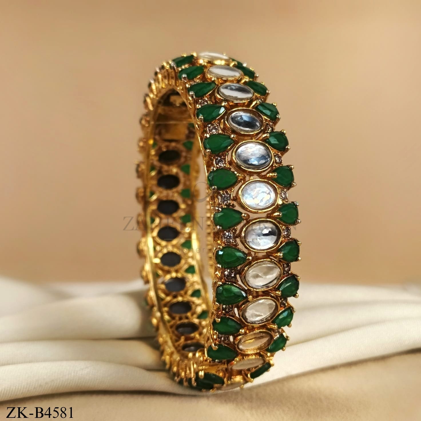 EMERALD SHEESH BANGLE