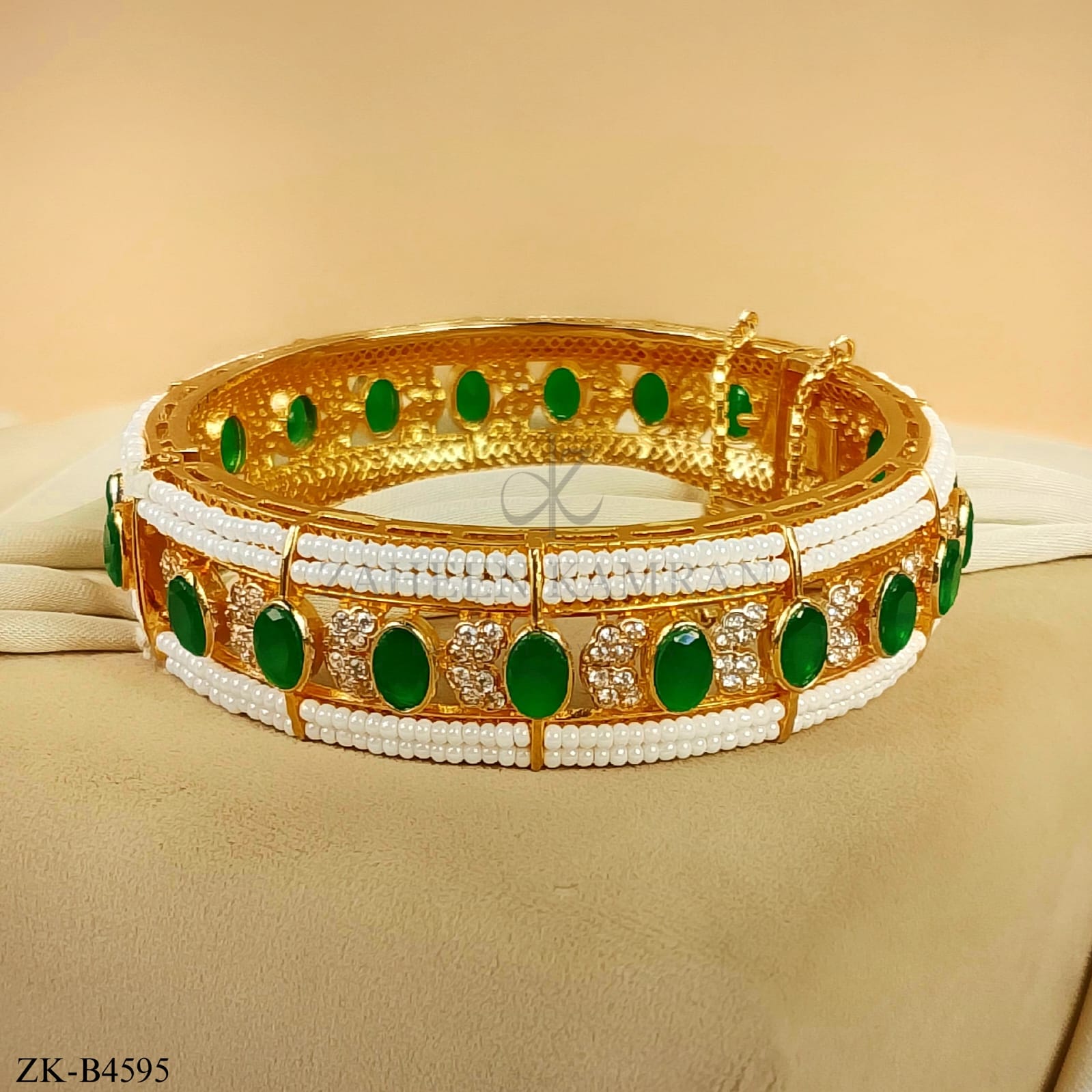 EMERALD BANGLE