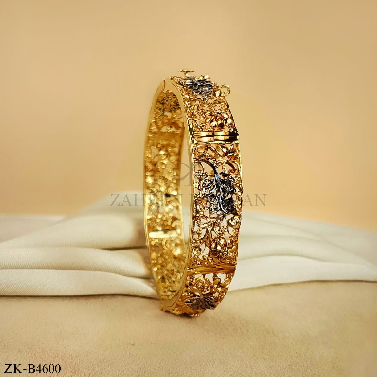 ANTIQUE BANGLE