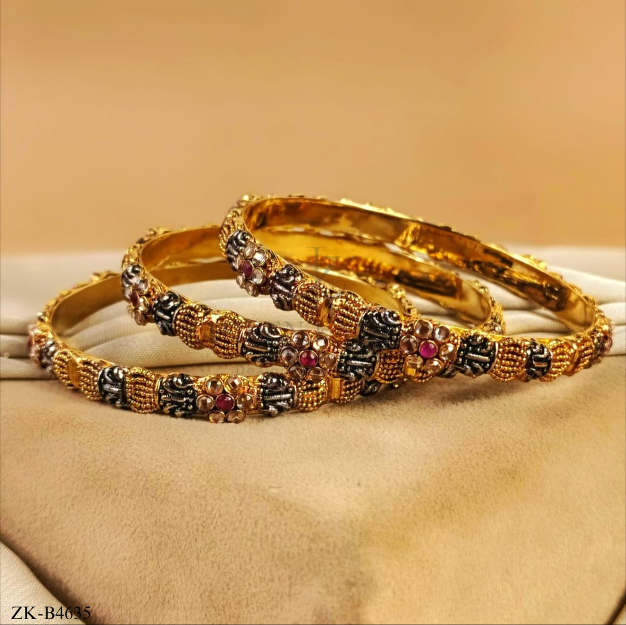 ANTIQUE FLORET BANGLES