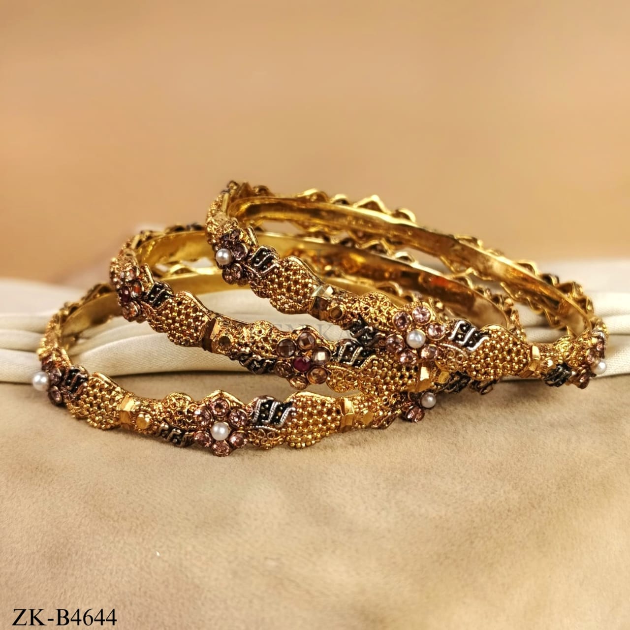 ANTIQUE FLORA BANGLES