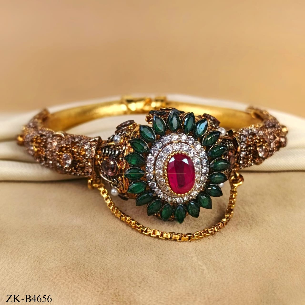 FLORAL EMERALD BRACELET