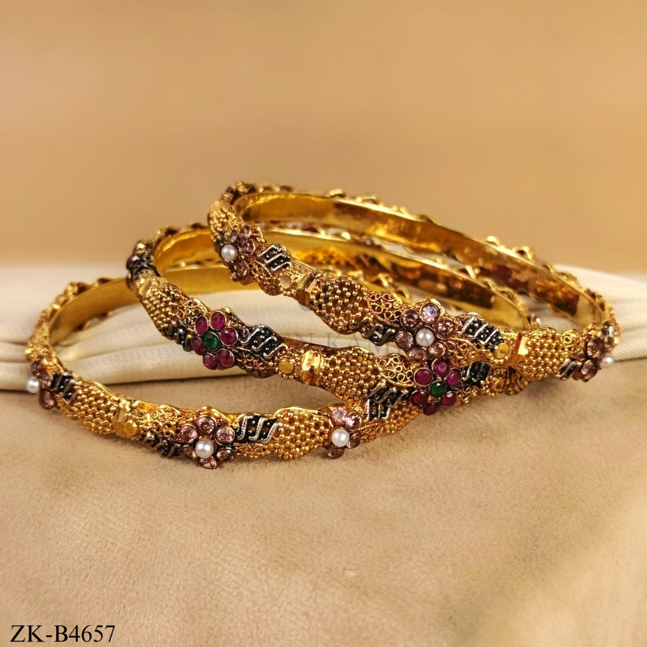 ANTIQUE FLORA BANGLES