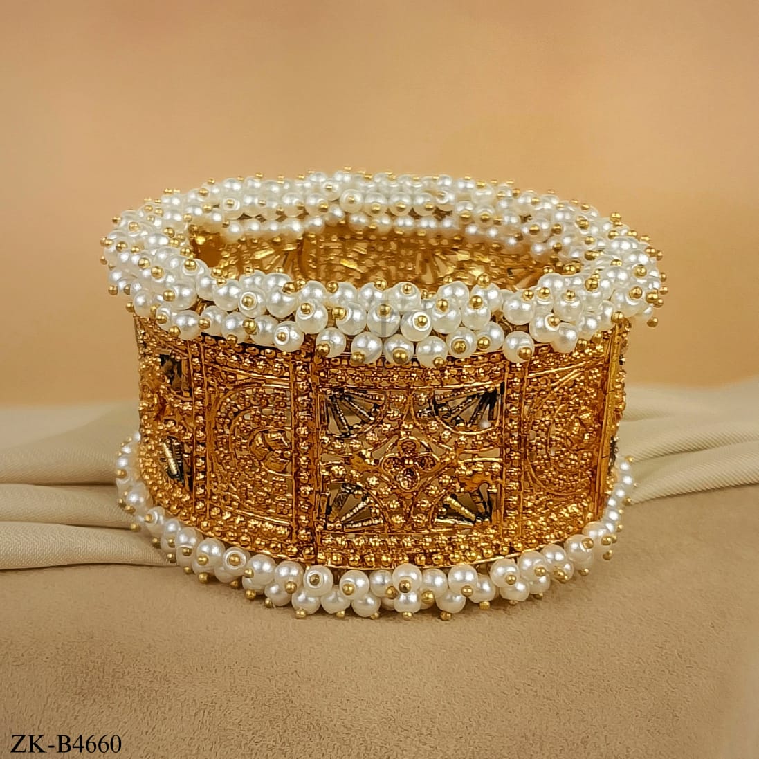 PEARLS CLUSTER BANGLE