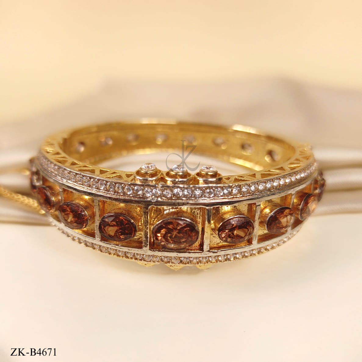 COFFEE STONES BANGLE