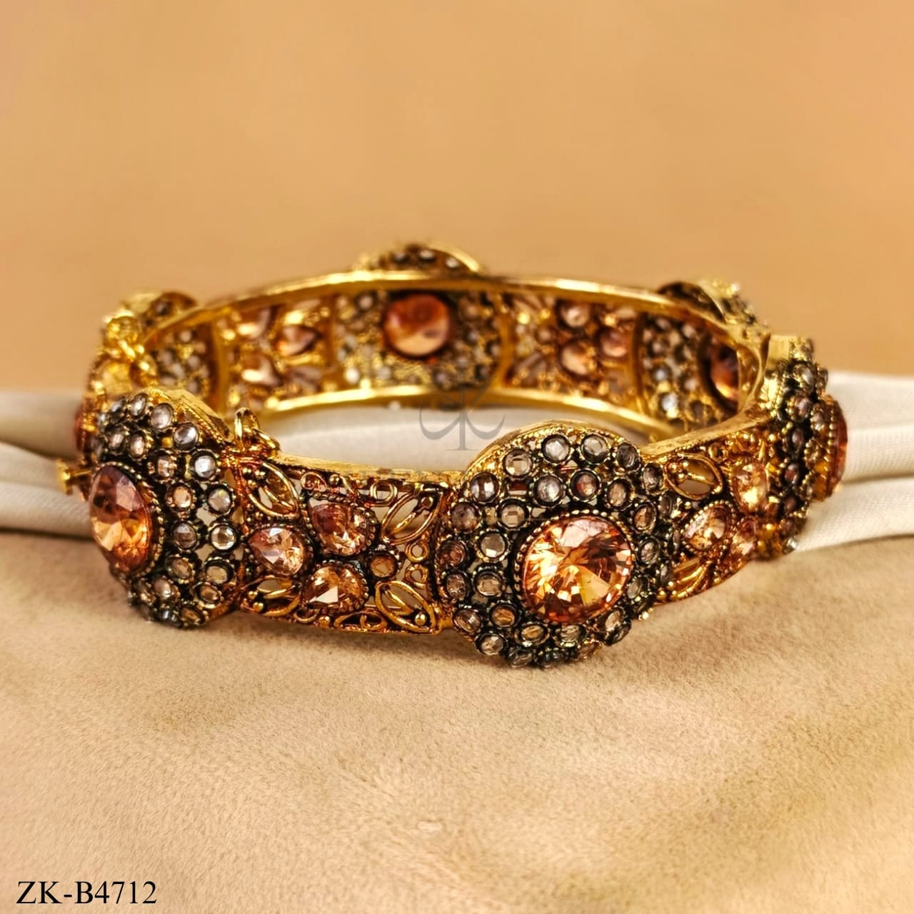 CHAMPAGNE BANGLE