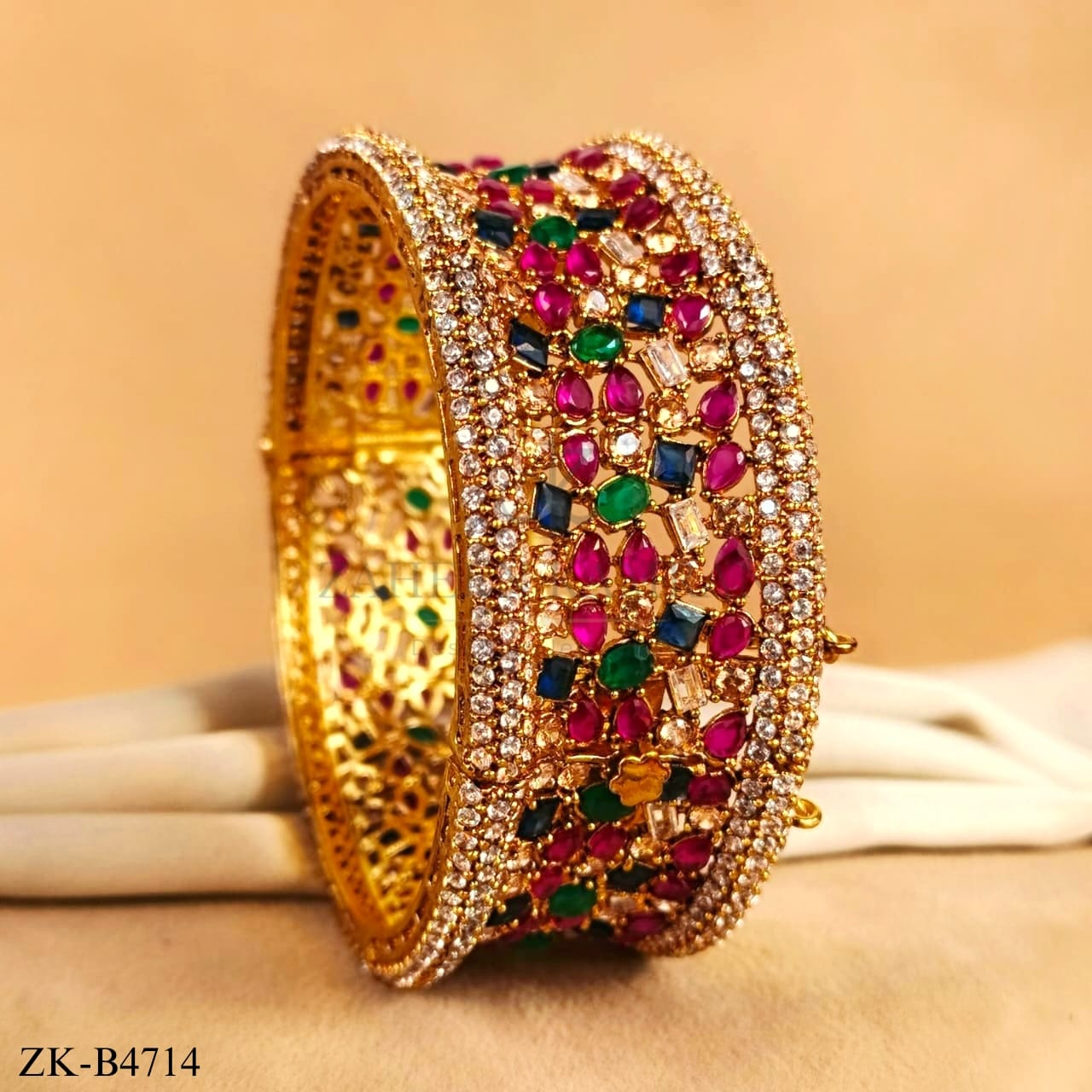 MULTI STONES BANGLE