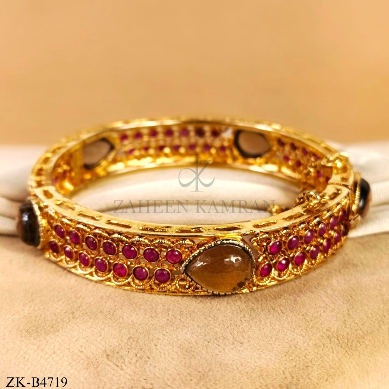 CHAMPAGNE BANGLE