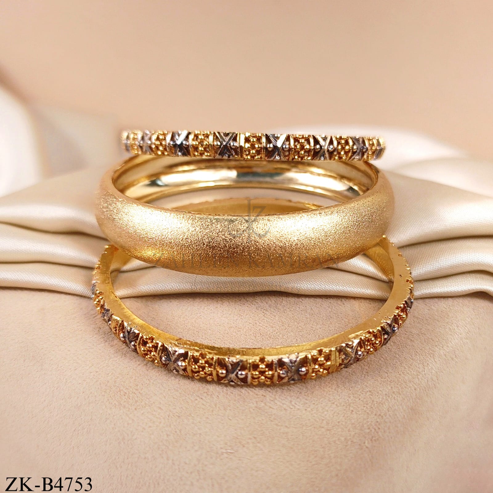 GOLD INTRICATE BANGLES
