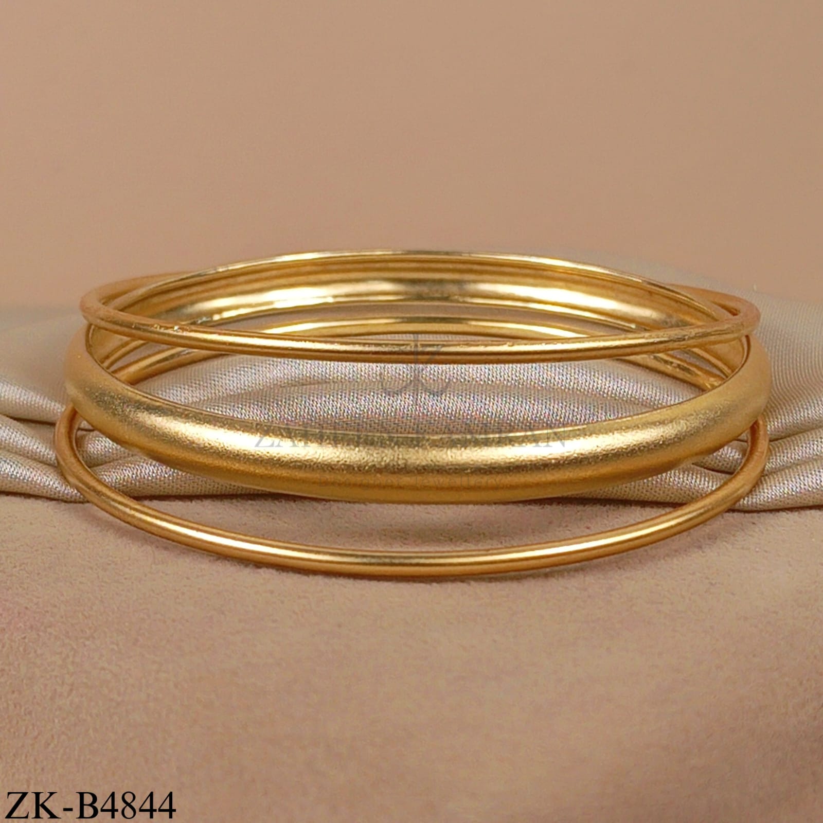 SMOOTH BANGLES