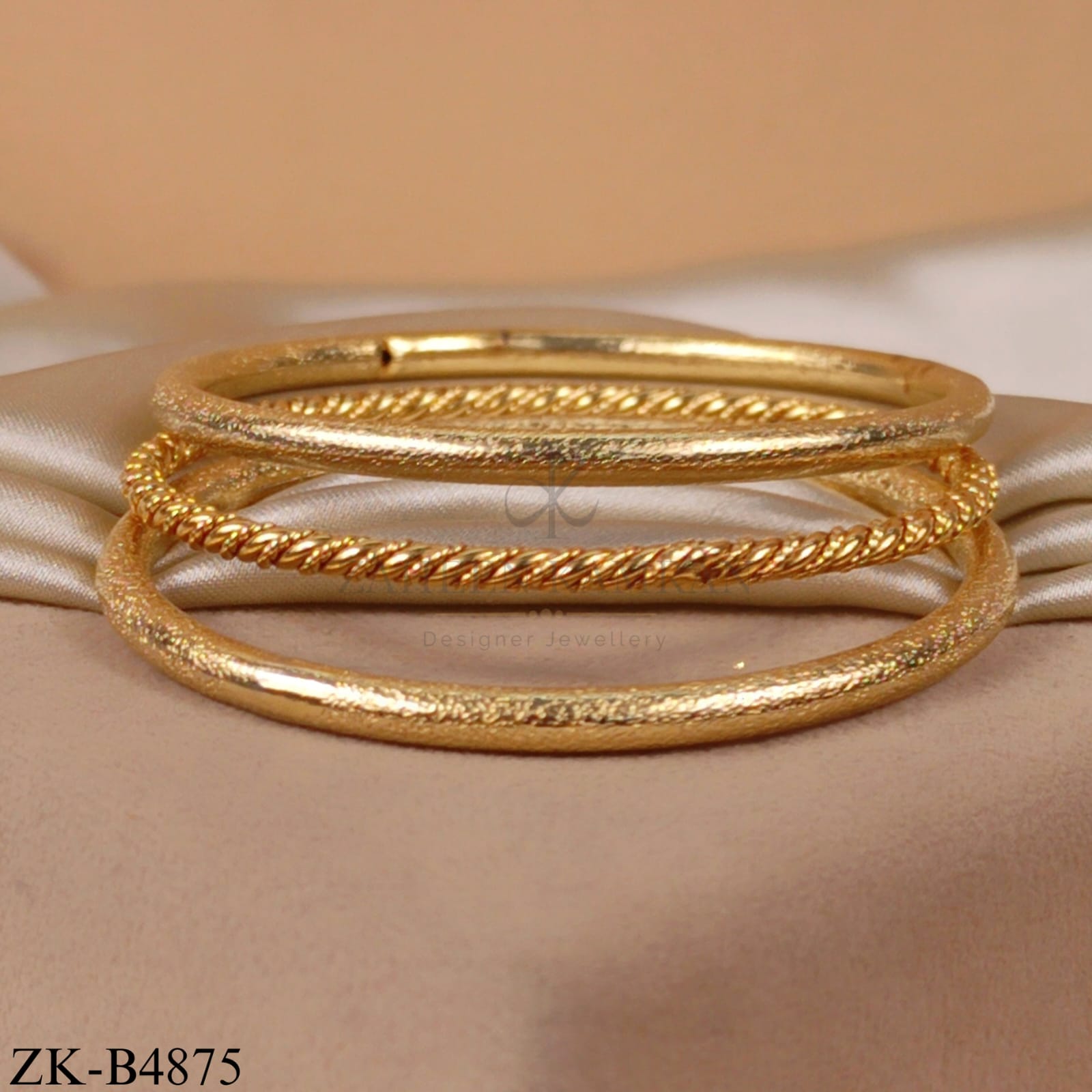 GOLDEN TWIST PLAIN BANGLES