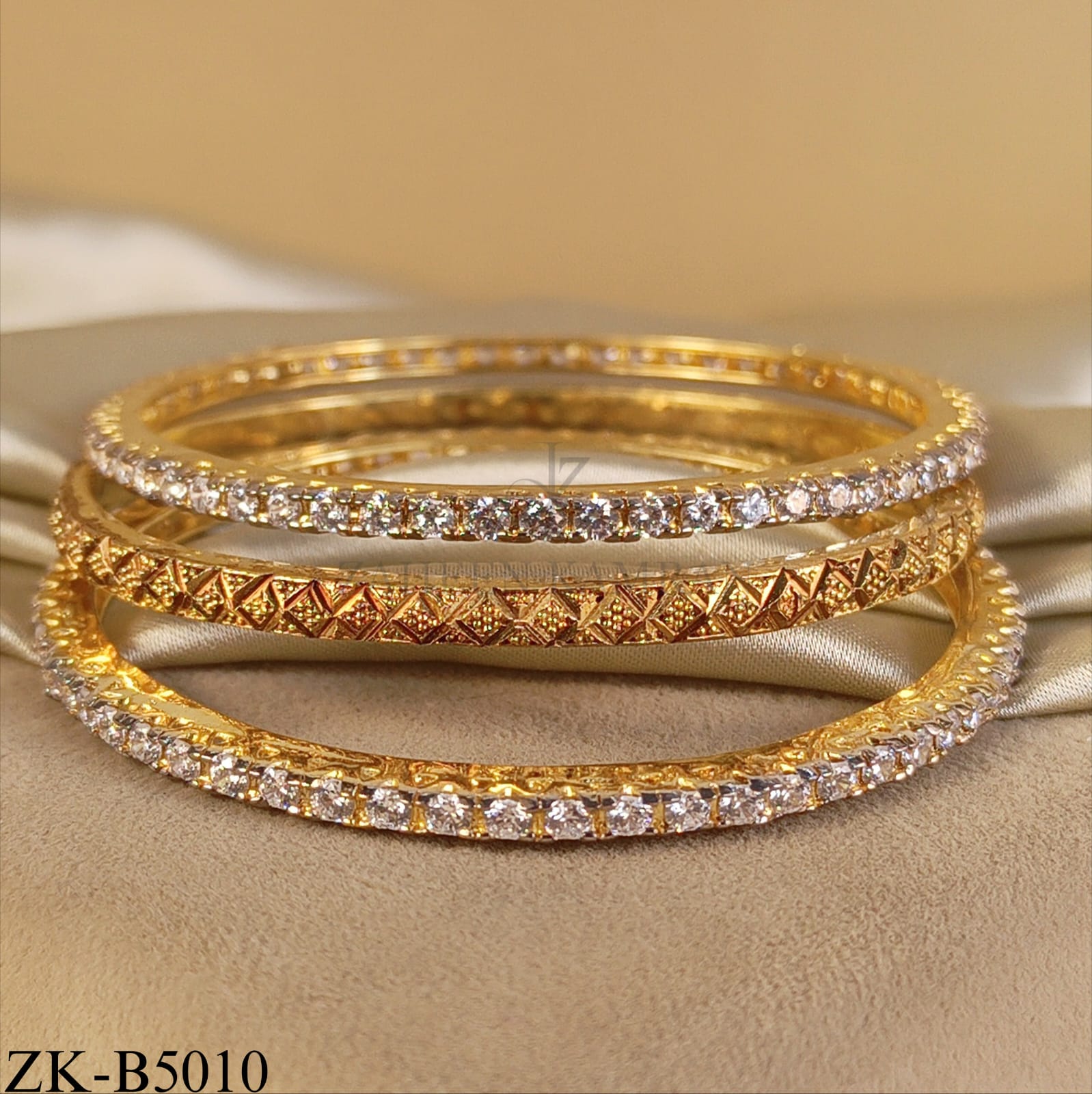 ZIRCONIAN TEXTURED BANGLES