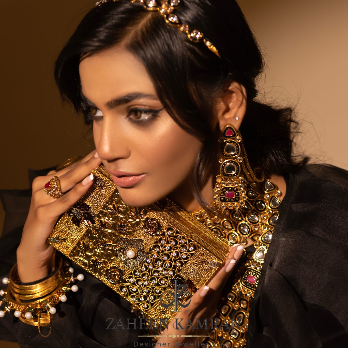 Floral party pick clutch