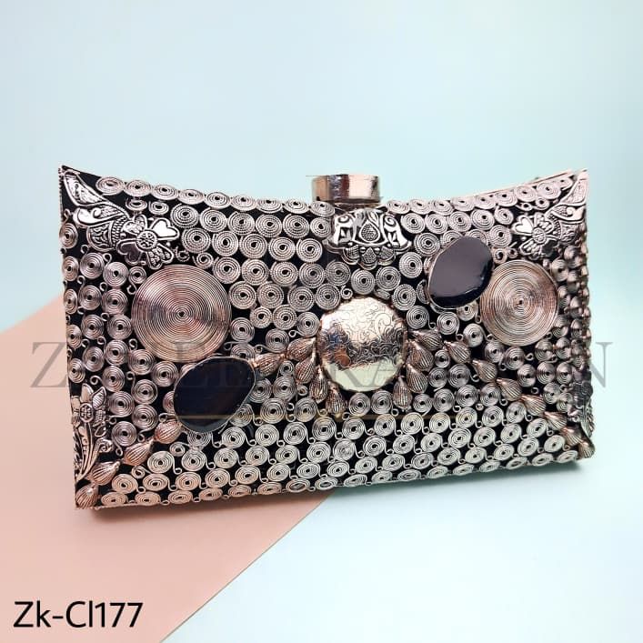 ANEMONE SILVER CLUTCH