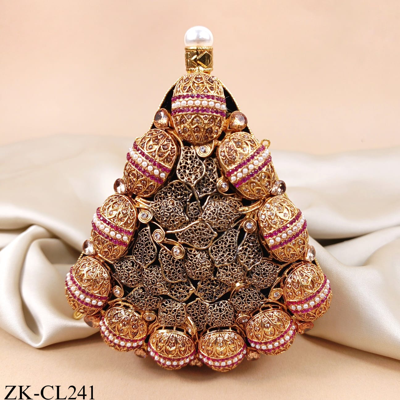 GOLDEN PYRAMID CLUTCH