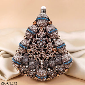 SILVER PYRAMID CLUTCH