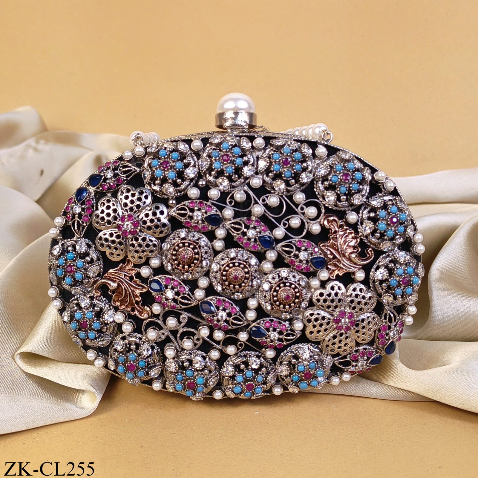 SILVER FLORAL AND LEAF PATTERN CLUTCH