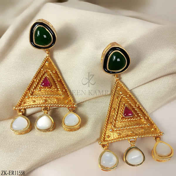 TRIANGLE EARRINGS