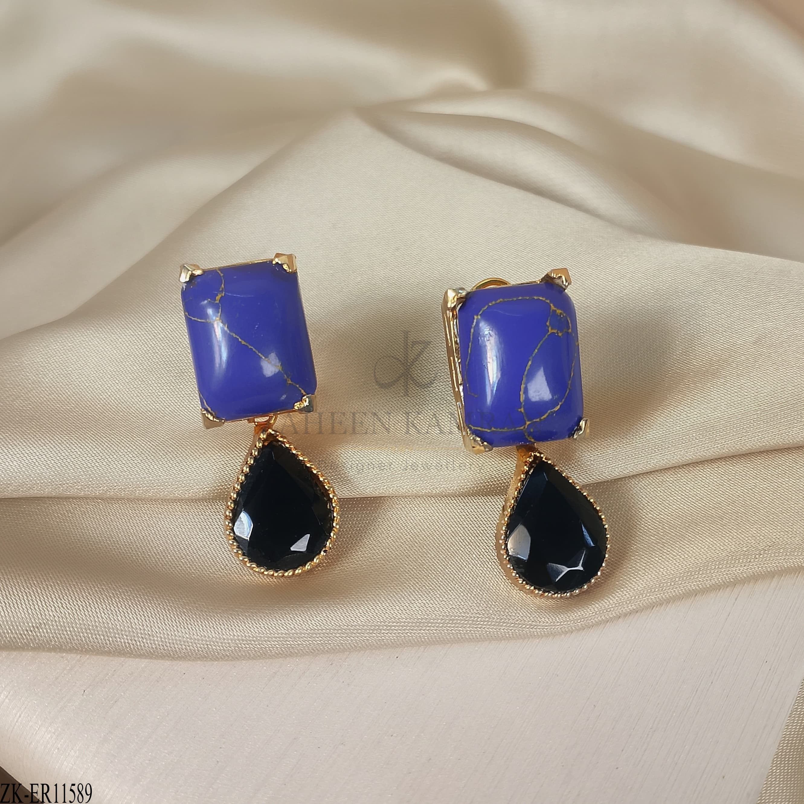 SQUARE EARRINGS