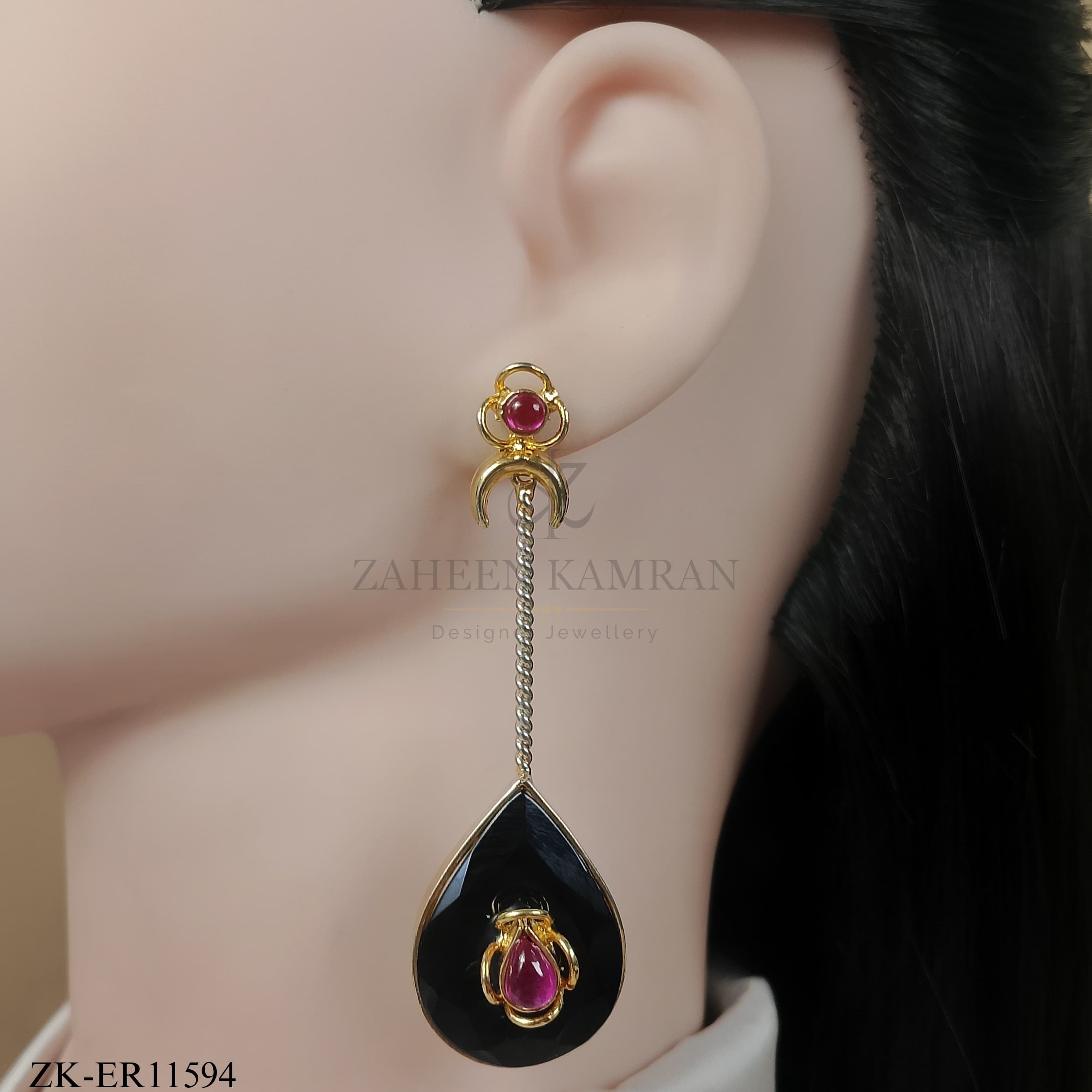 DROP EARRINGS