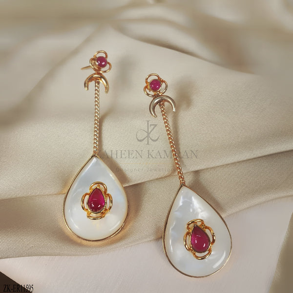 DROP EARRINGS