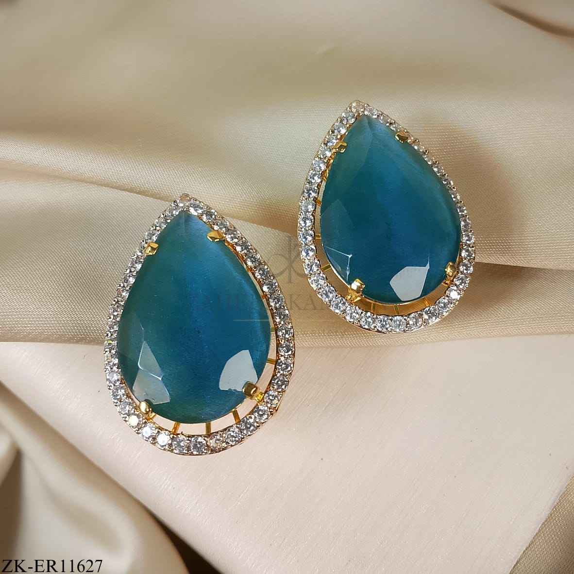 DROP EARRINGS
