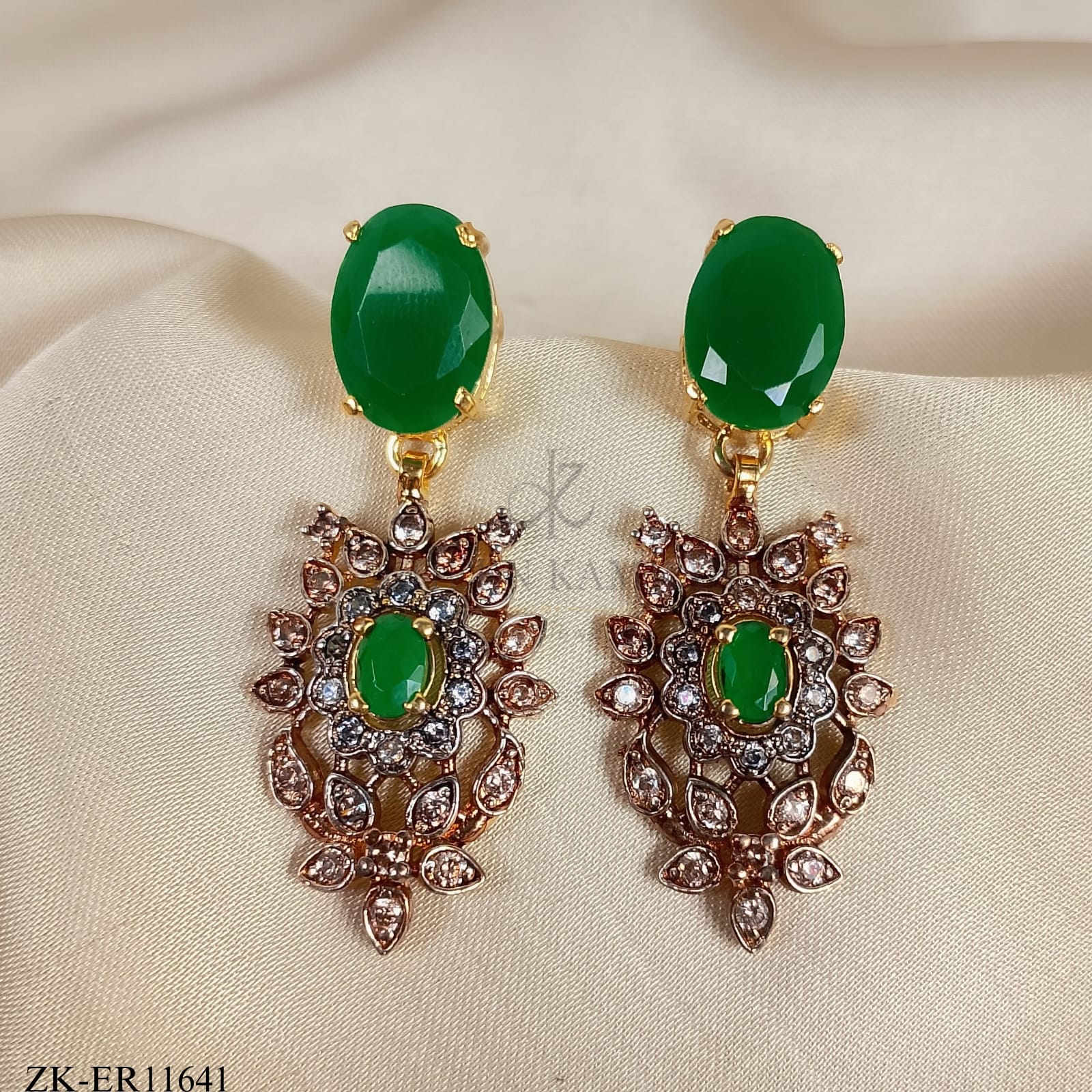 EMERALD EARRINGS