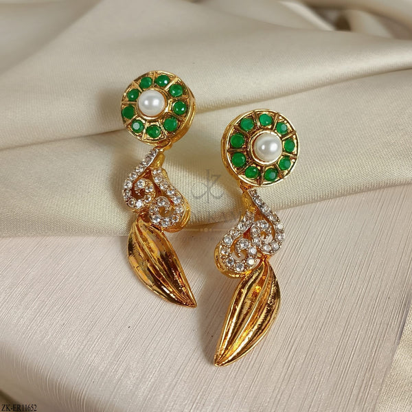 LEAFLET EARRINGS