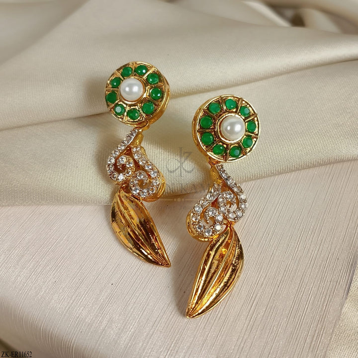 LEAFLET EARRINGS