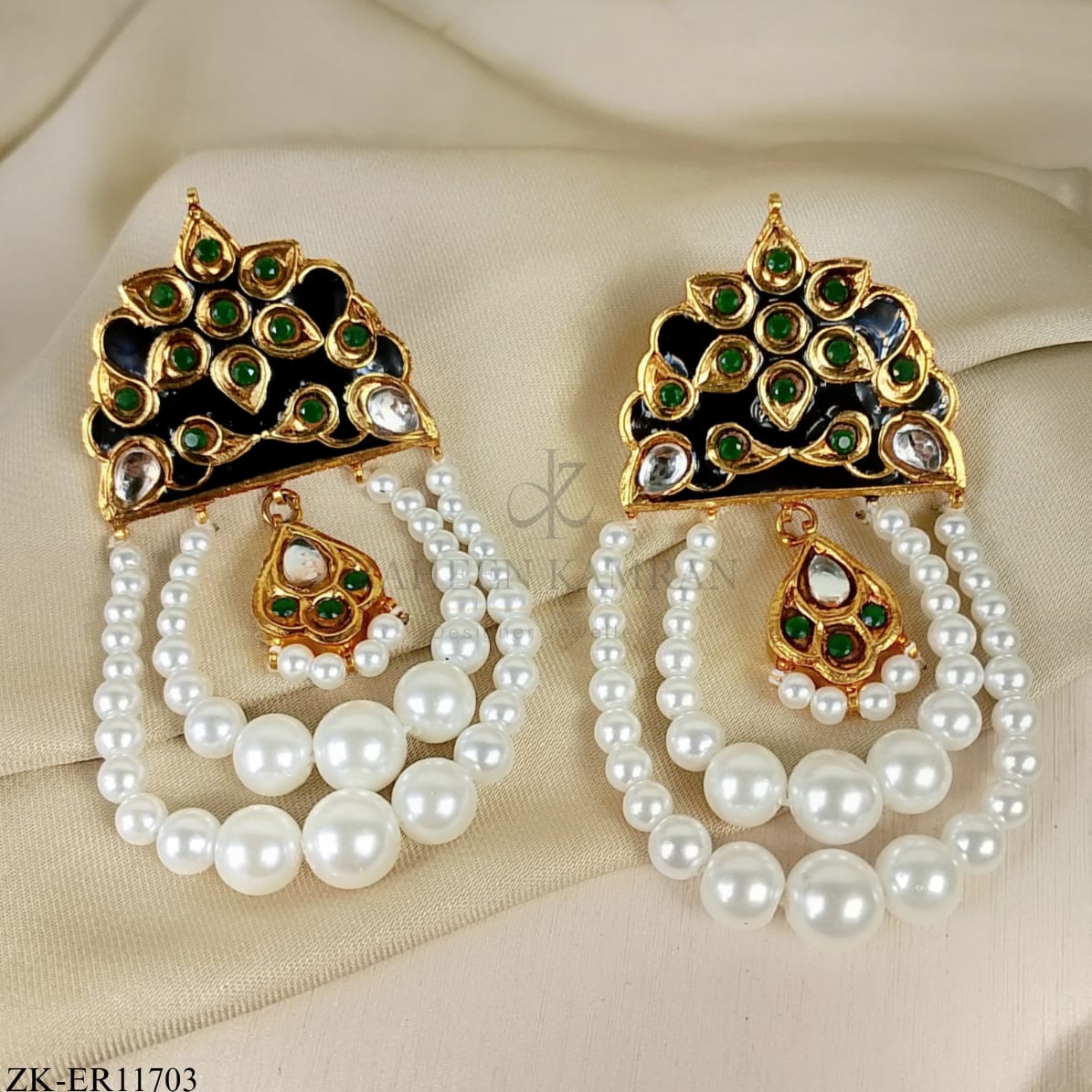 EMERALD HANGING EARRINGS