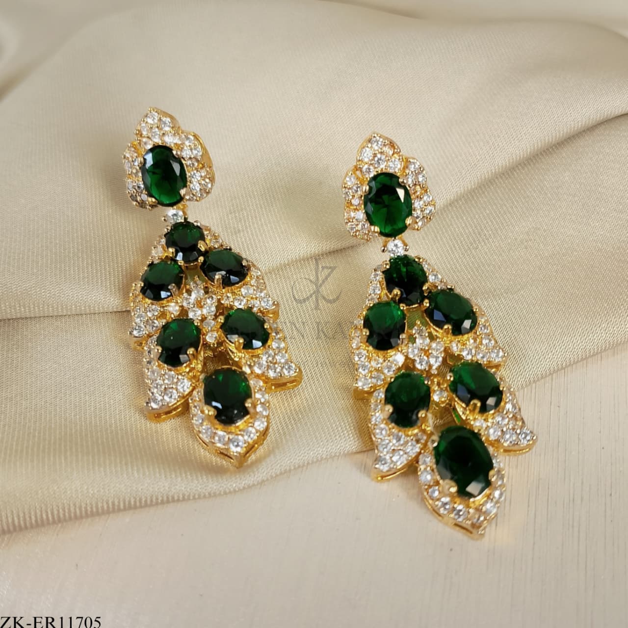 EMERALD LEAFLET EARRINGS
