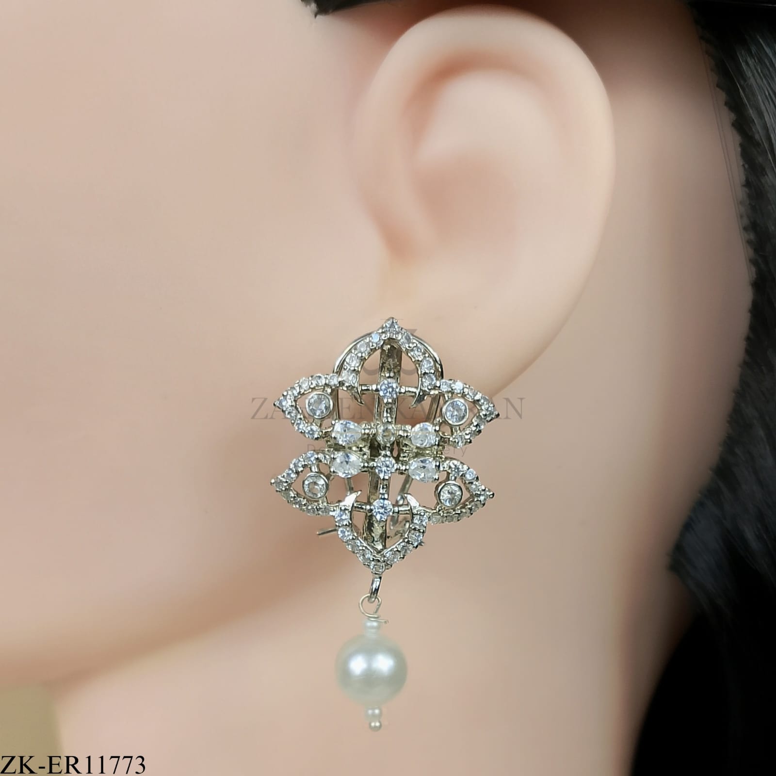 ZIRCONIAN EARRINGS
