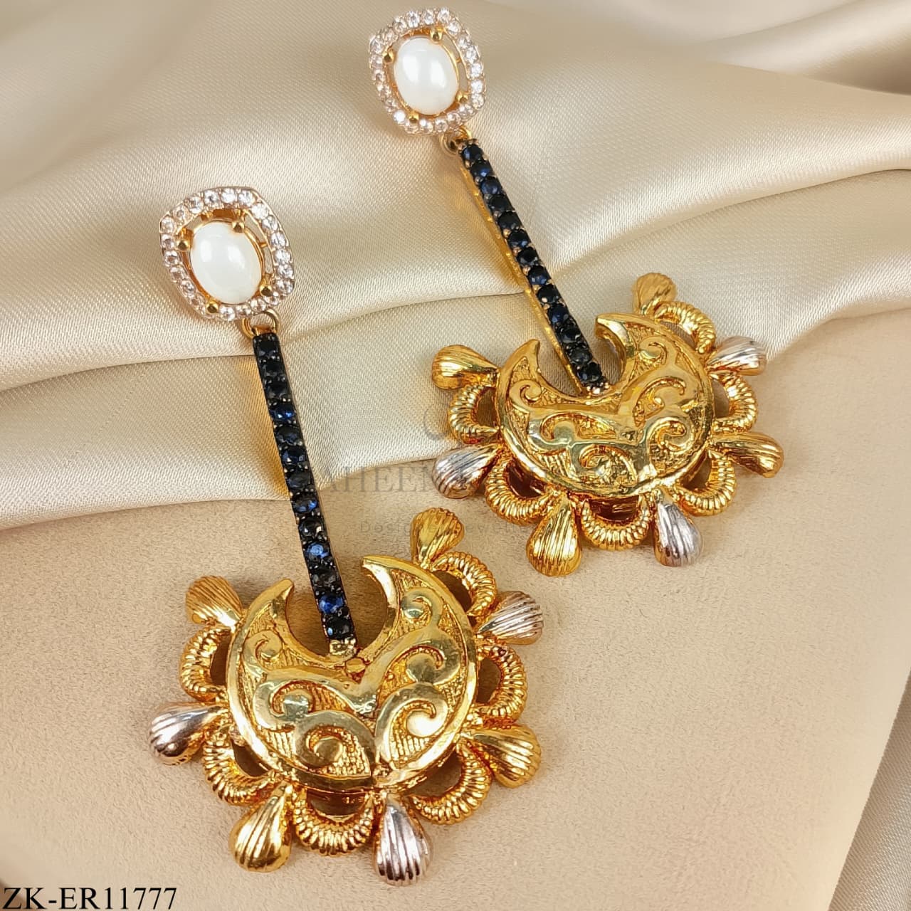 SAPPHIRE GOLDEN EARRINGS