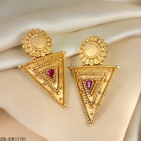 TRIANGLE EARRINGS