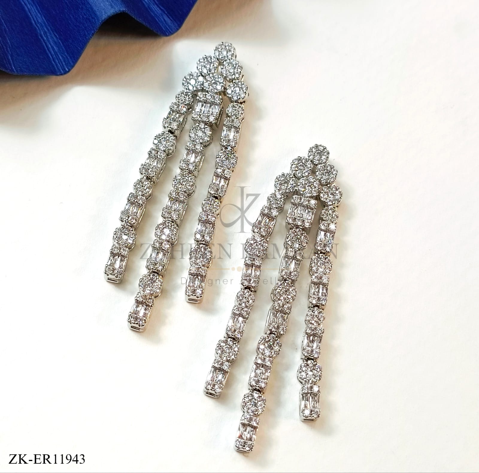 ZIRCONIAN HANGING EARRINGS