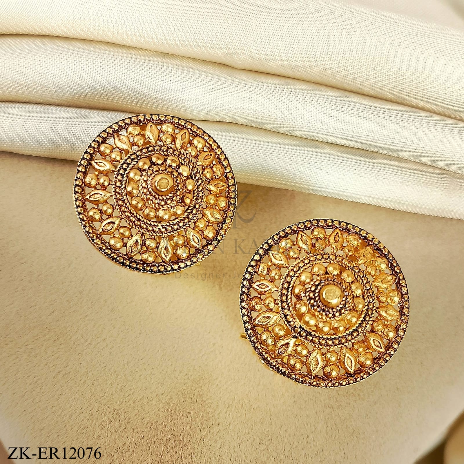 ANTIQUE CIRCLE EARRINGS