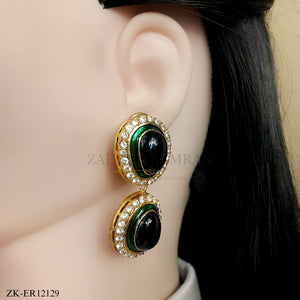 OVAL BLACK EARRINGS