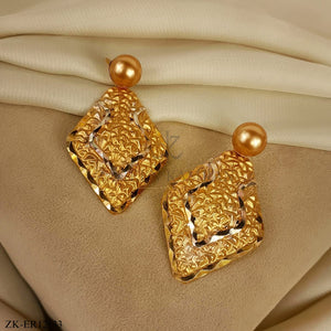 GOLDEN PEARL EARRINGS