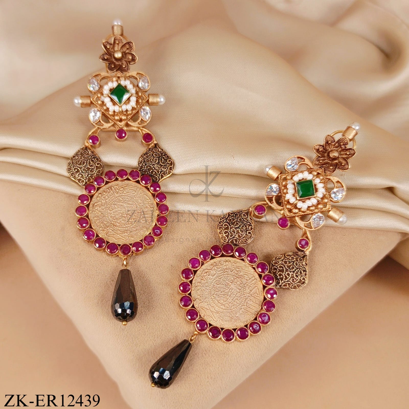 FLORAL MOTIF EARRINGS
