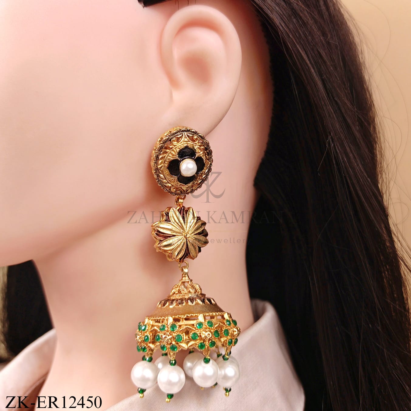 TRADITIONAL FLORAL EMERALD EARRINGS