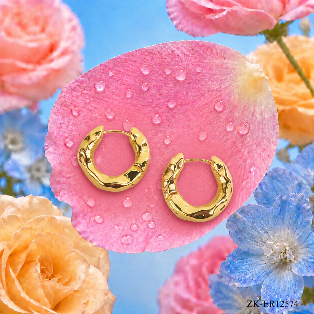 GOLDEN SMALL HOOP EARRINGS
