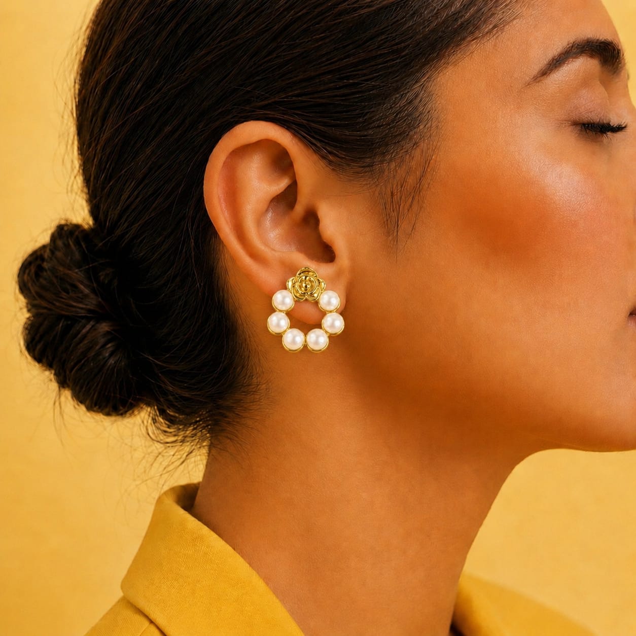 GOLD PEARLS CIRCULAR CLUSTER EARRINGS